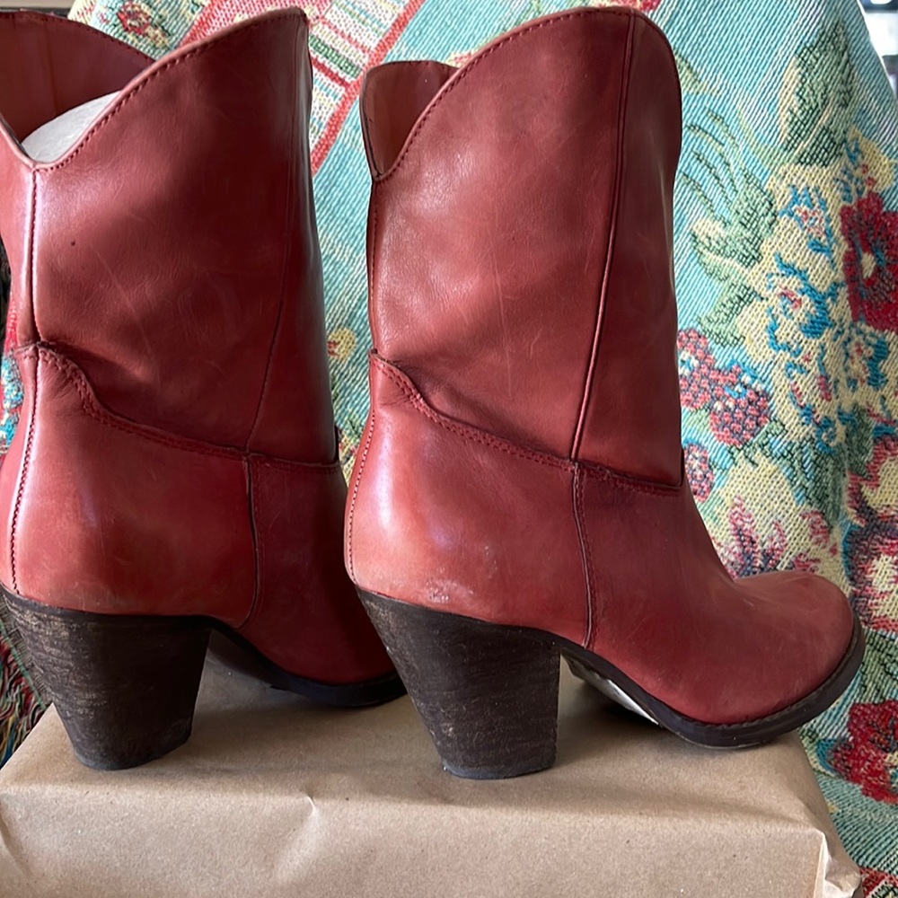 Franco Fortini super soft leather in hard to find cinnamon color!